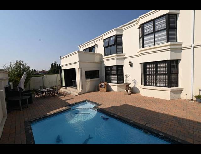 4 BEDROOM HOUSE FOR SALE IN LONEHILL